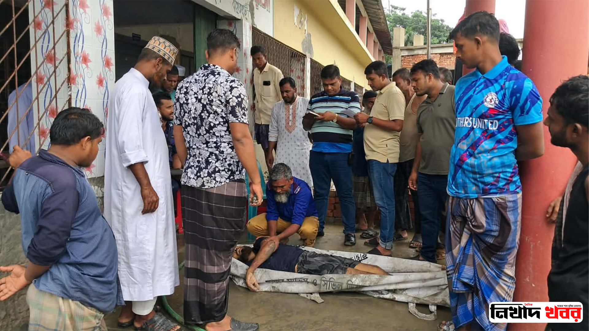 বাগেরহাটে নির্মাণাধীন সেফটি ট্যাংকির দেয়াল ধসে এক শ্রমিকের মৃত্যু